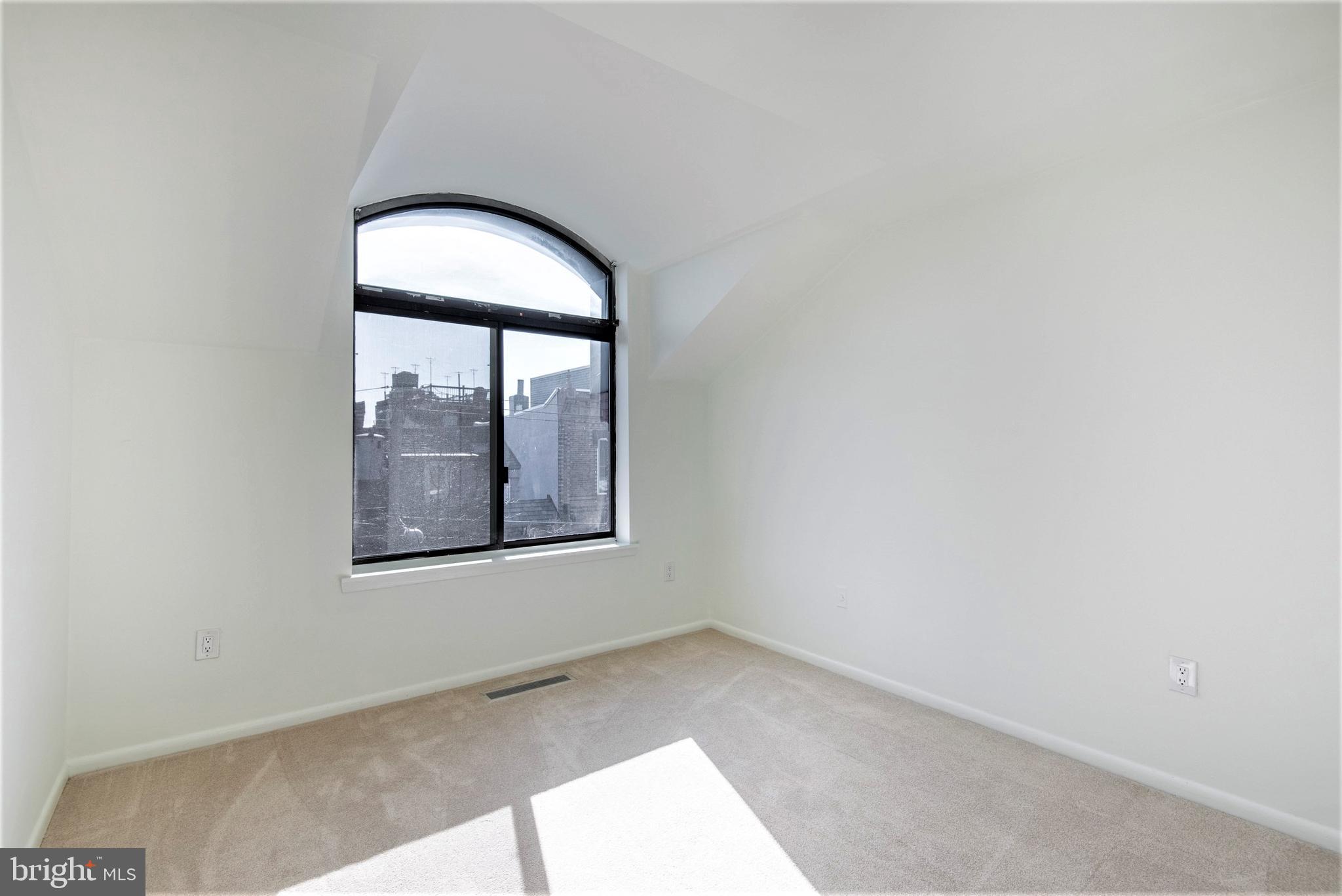 327 Monroe Street, Unit B Philadelphia, PA 19147 - Photo 17 of 24