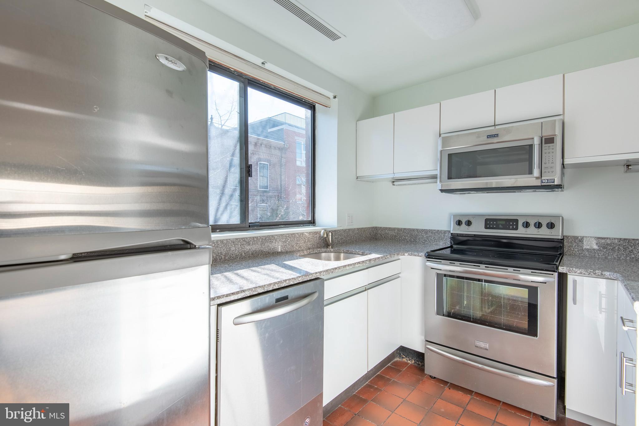 327 Monroe Street, Unit B Philadelphia, PA 19147 - Photo 10 of 24