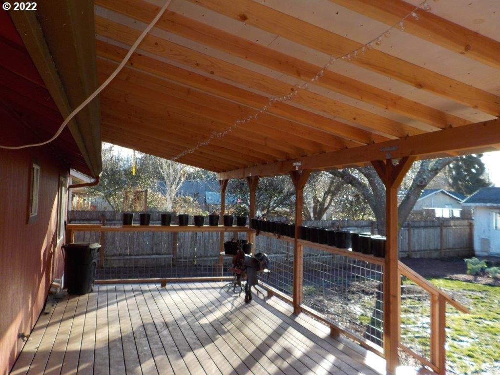 972 South 37th Place Springfield, OR 97478 - Photo 6 of 22 a view of porch with seating space