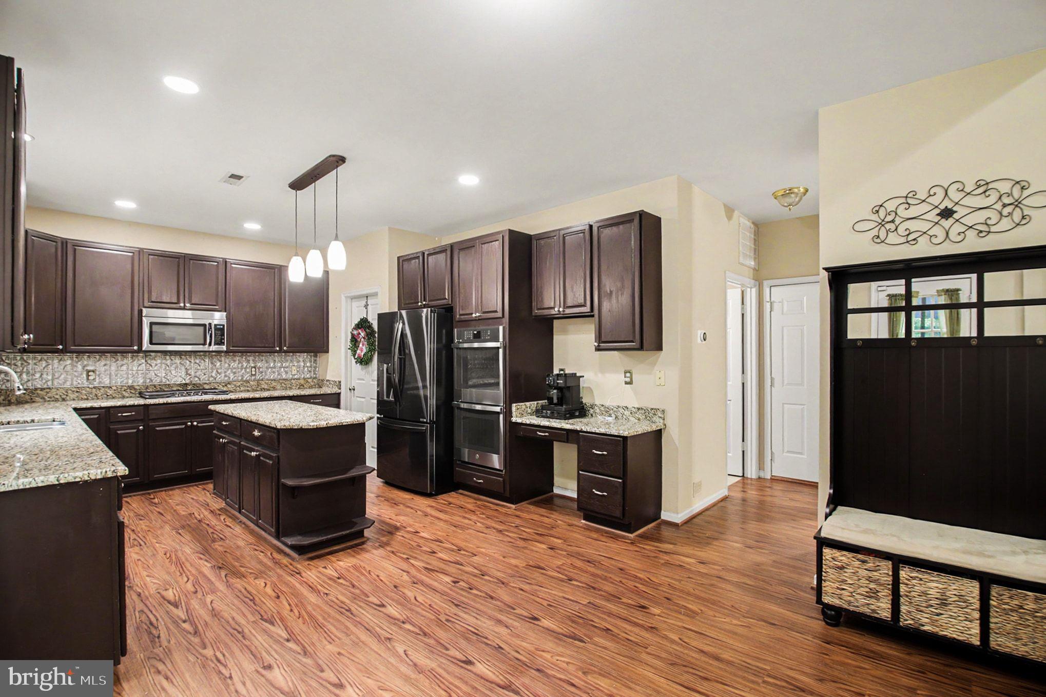 89 Tavern Road Stafford, VA 22554 - Photo 15 of 51 Gourmet Center Island Kitchen
