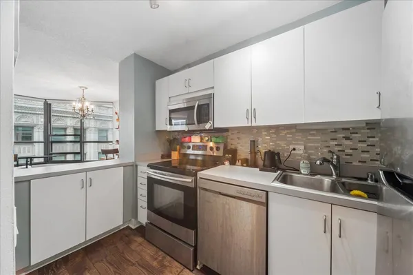 $1,950 | 405 North Wabash Avenue, Unit 1812, Chicago, IL 60611