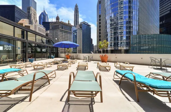 $1,950 | 405 North Wabash Avenue, Unit 1812, Chicago, IL 60611