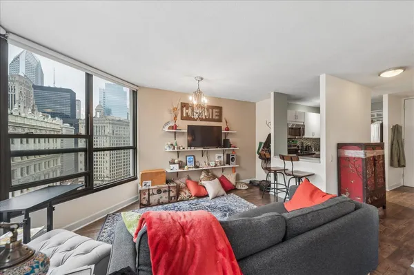 $1,950 | 405 North Wabash Avenue, Unit 1812, Chicago, IL 60611