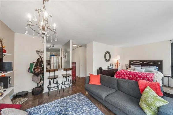 $1,950 | 405 North Wabash Avenue, Unit 1812, Chicago, IL 60611