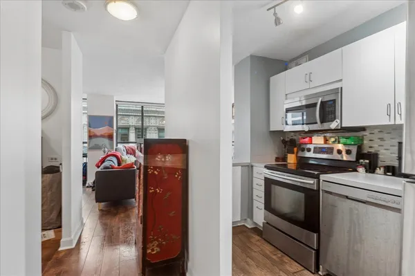 $1,950 | 405 North Wabash Avenue, Unit 1812, Chicago, IL 60611
