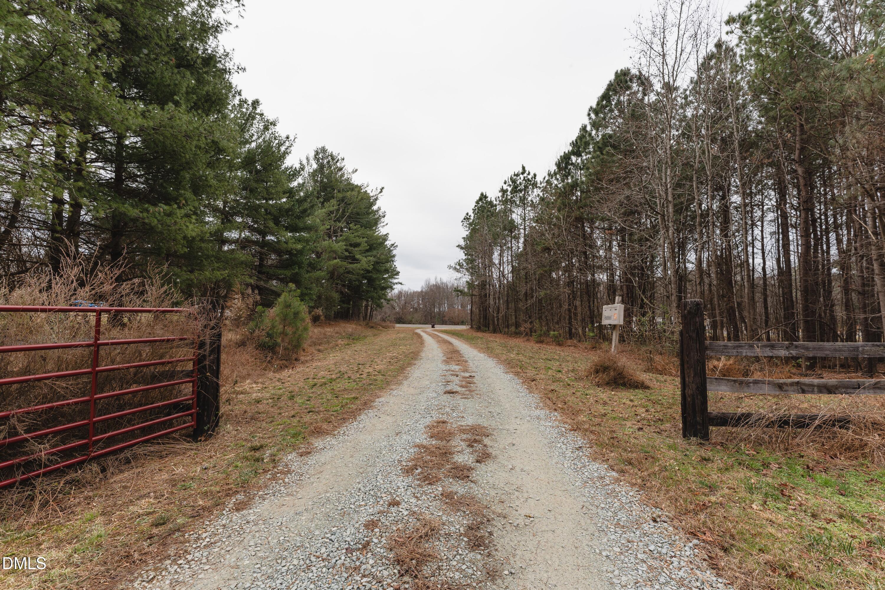 1519 Oxford Road Roxboro, NC 27574 - Photo 5 of 13 DSC06426
