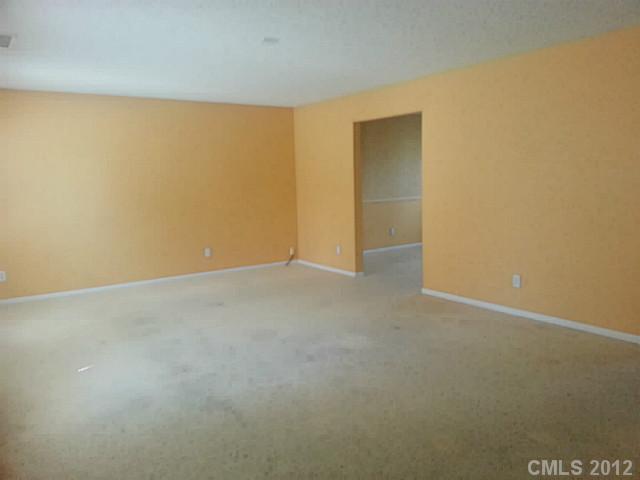 10546 Gold Pan Road Charlotte, NC 28215 - Photo 3 of 16