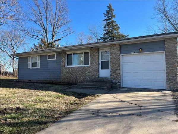 $222,500 | 33915 West 83rd Street, De Soto, KS 66018