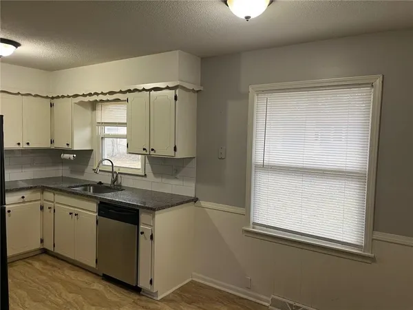 $222,500 | 33915 West 83rd Street, De Soto, KS 66018