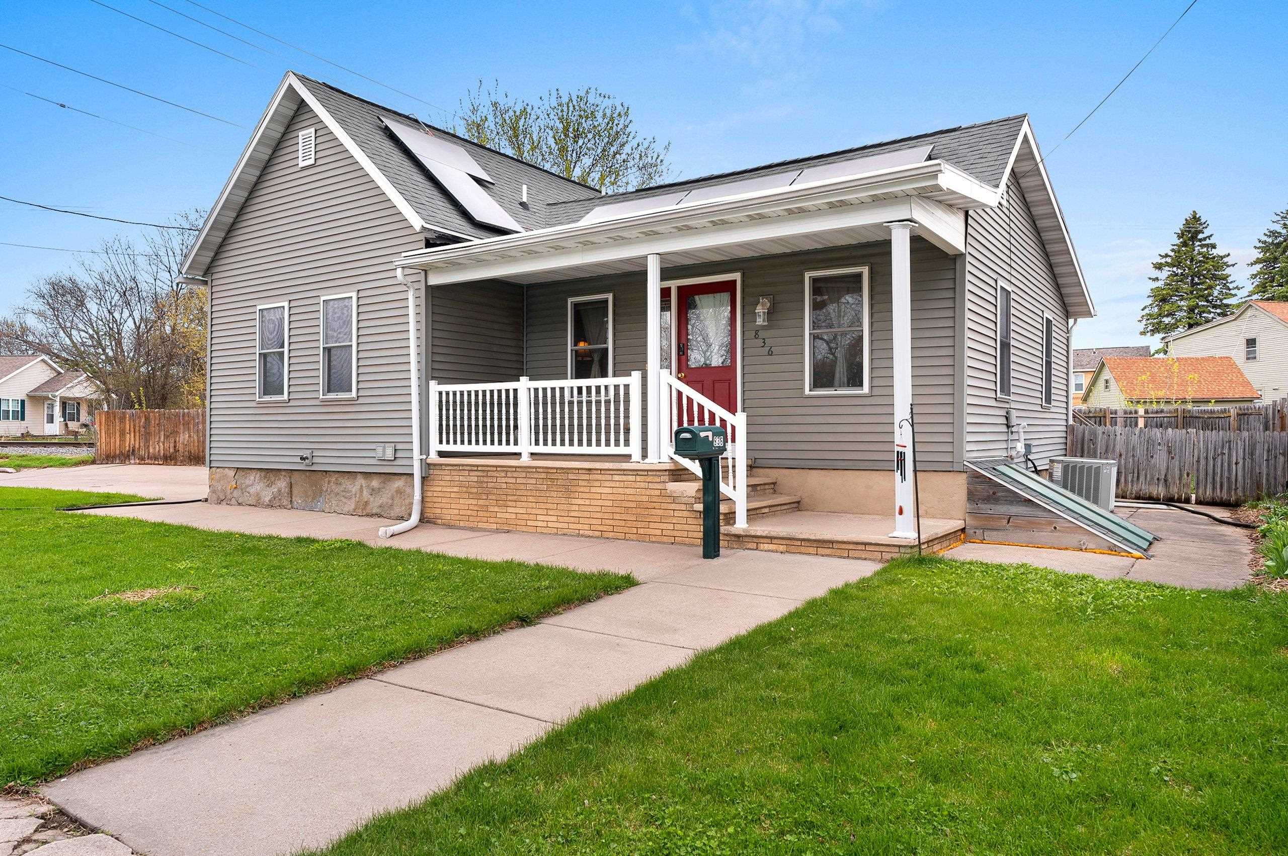 836 West 8th Street Appleton, WI 54914 - Photo 2 of 26