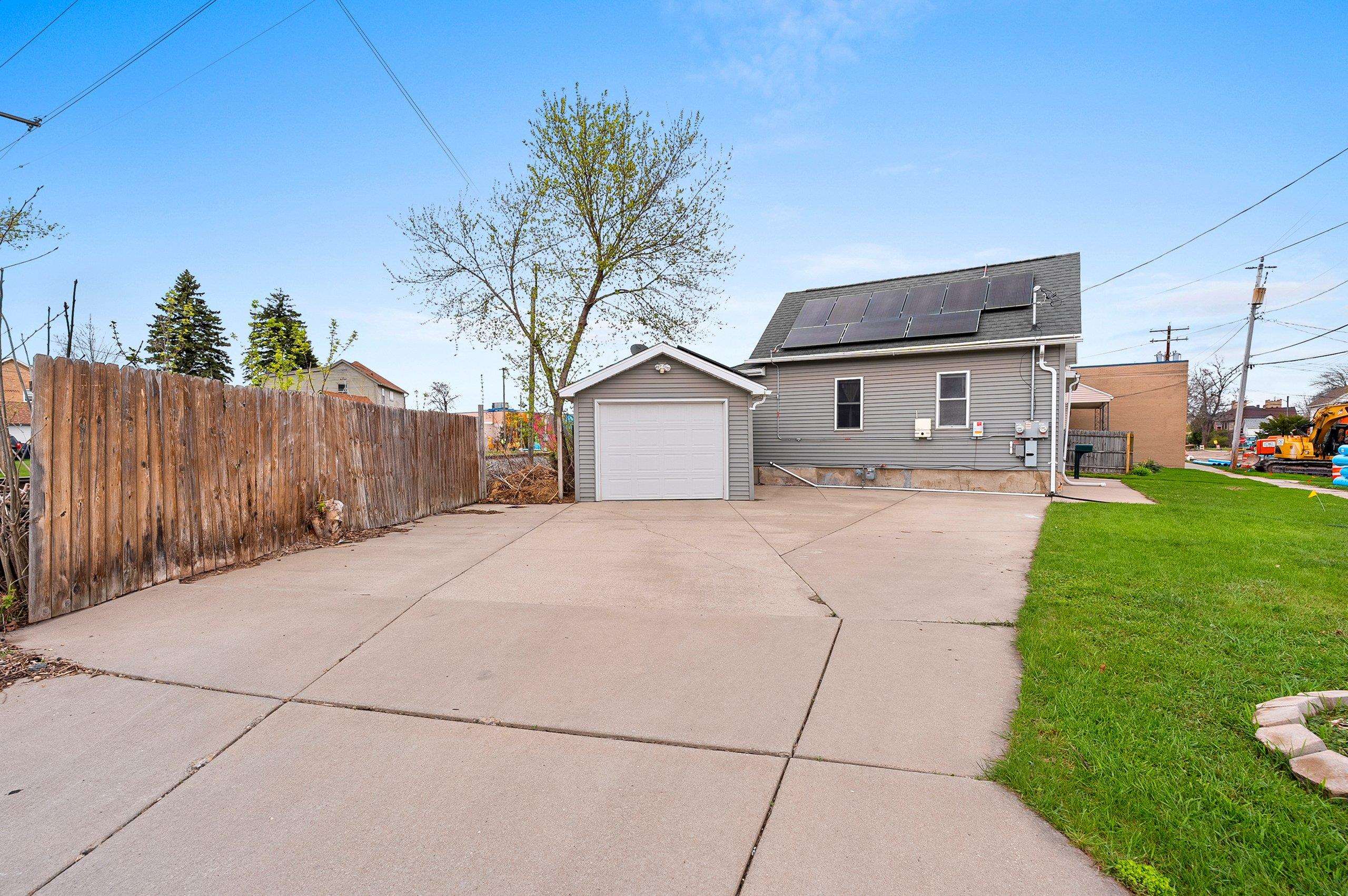 836 West 8th Street Appleton, WI 54914 - Photo 5 of 26