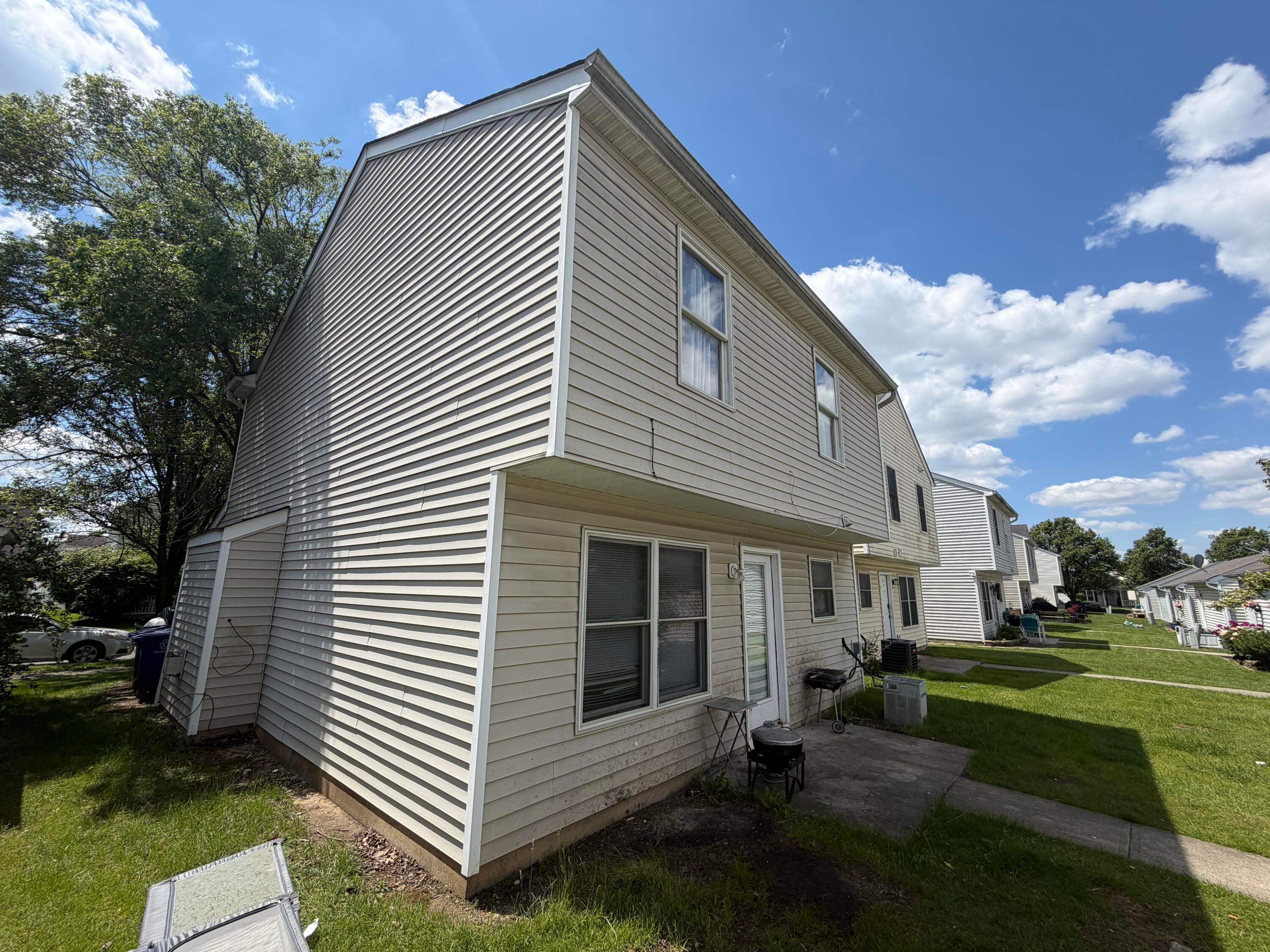 2976 Representation Terrace Columbus, OH 43207 - Photo 6 of 29 IMG_2797