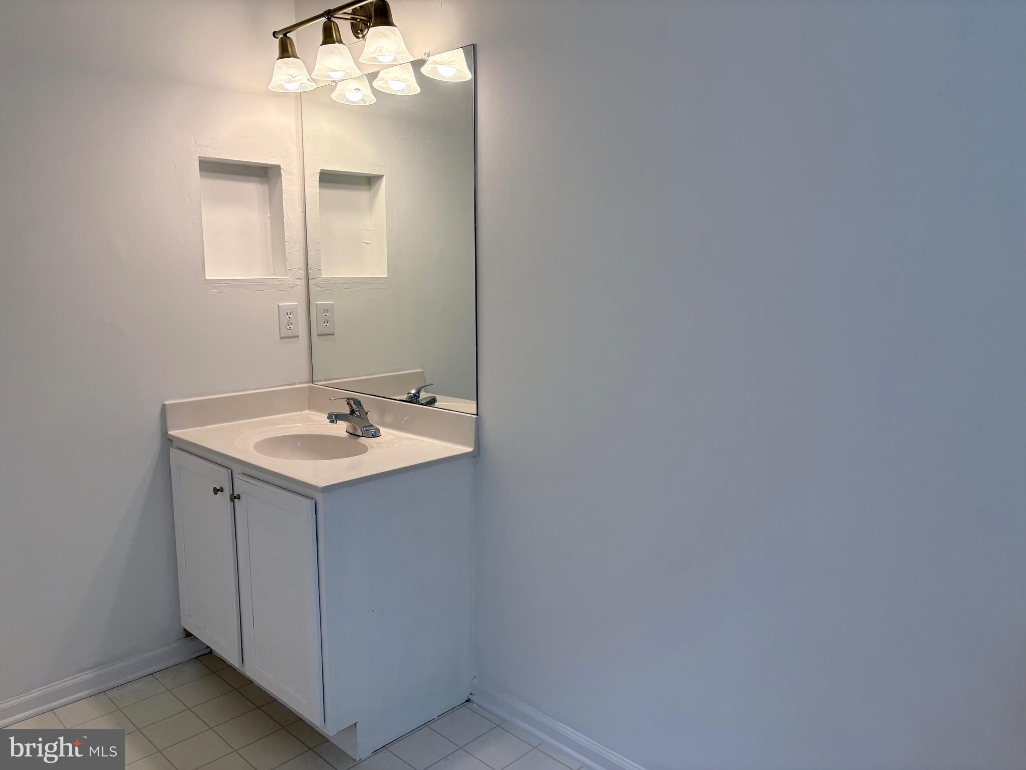 135 Natalie Road Delran, NJ 08075 - Photo 22 of 24 Main Bathroom with pls ty of space for shelving