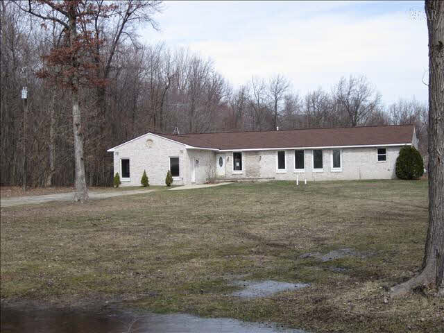 6632 Hivon Road Carleton, MI 48117 - Photo 1 of 12 20007052.JPG