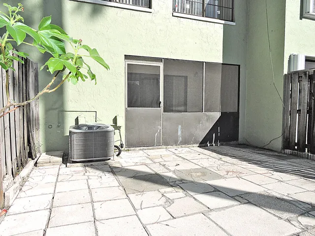 $2,500 | 5040 Society Place East, Unit E, West Palm Beach, FL 33415