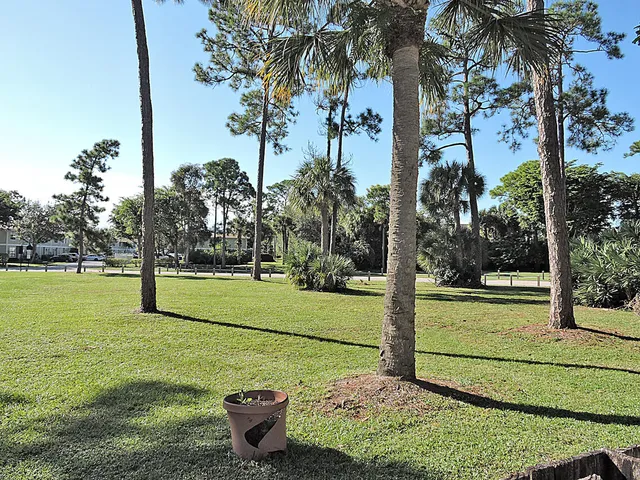 $2,500 | 5040 Society Place East, Unit E, West Palm Beach, FL 33415