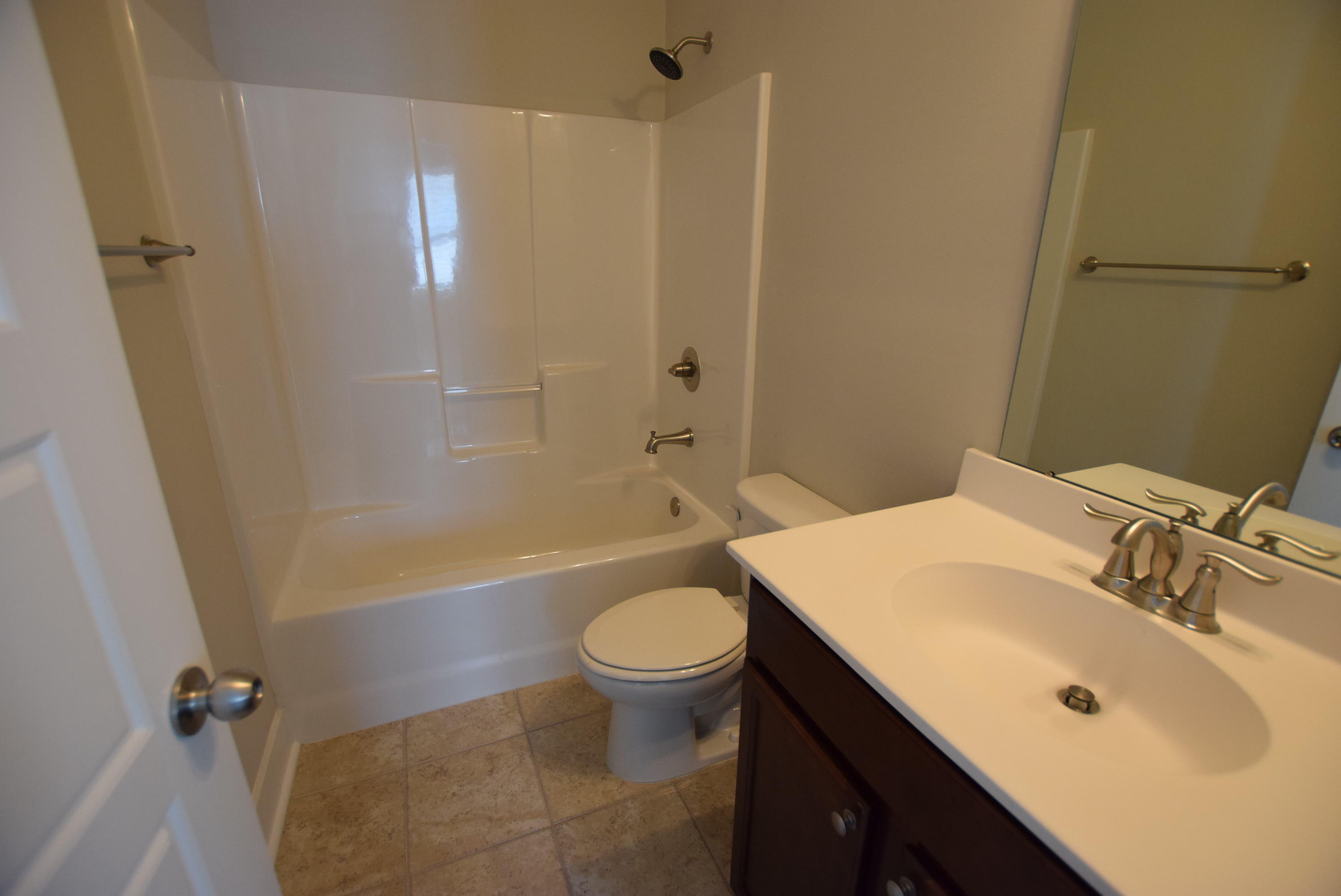 514 Cross Park Lane Summerville, SC 29486 - Photo 24 of 41 Upstairs Hall Bath