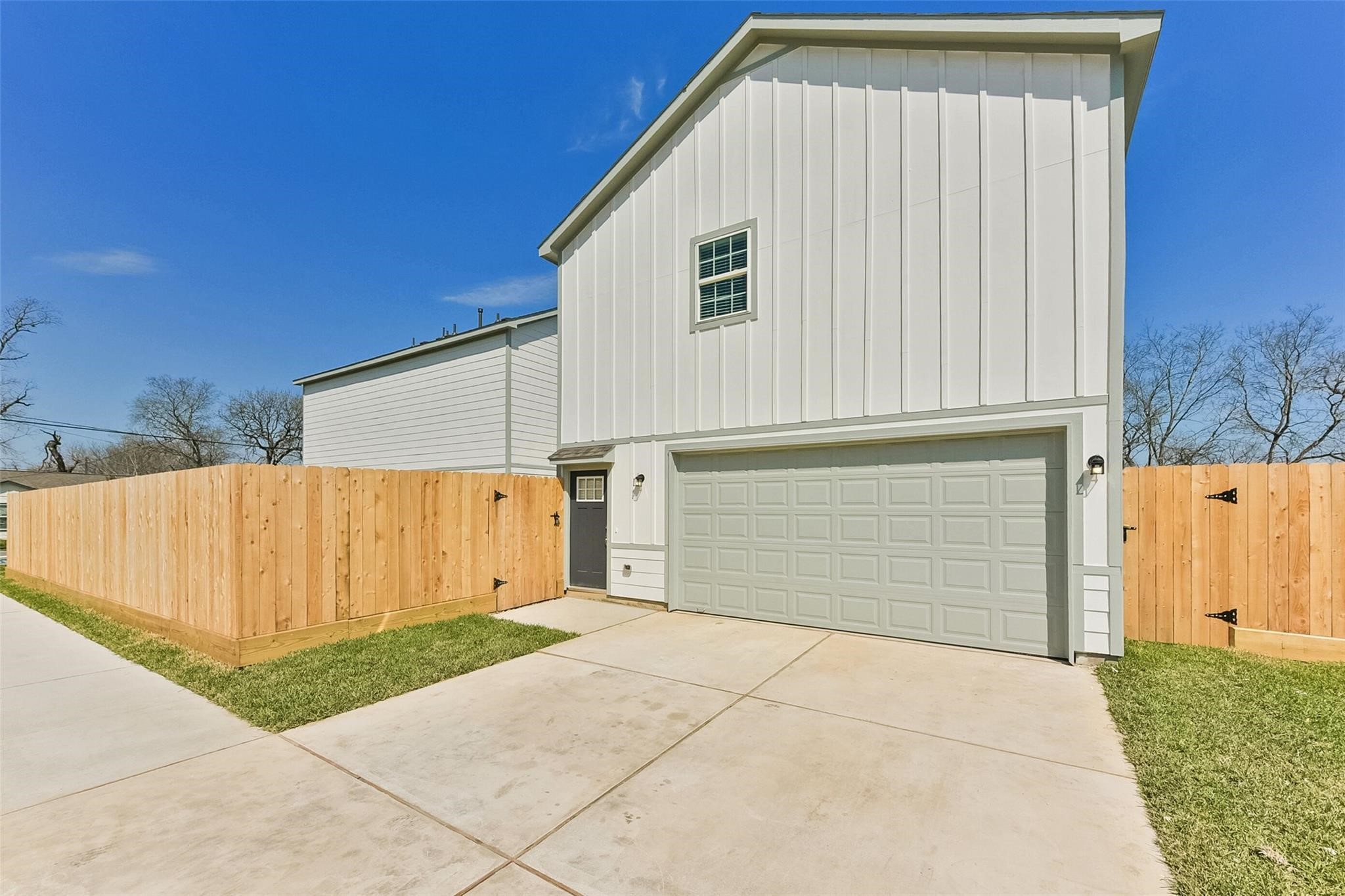 6835 New York Street Houston, TX 77021 - Photo 1 of 12 a view of backyard of house