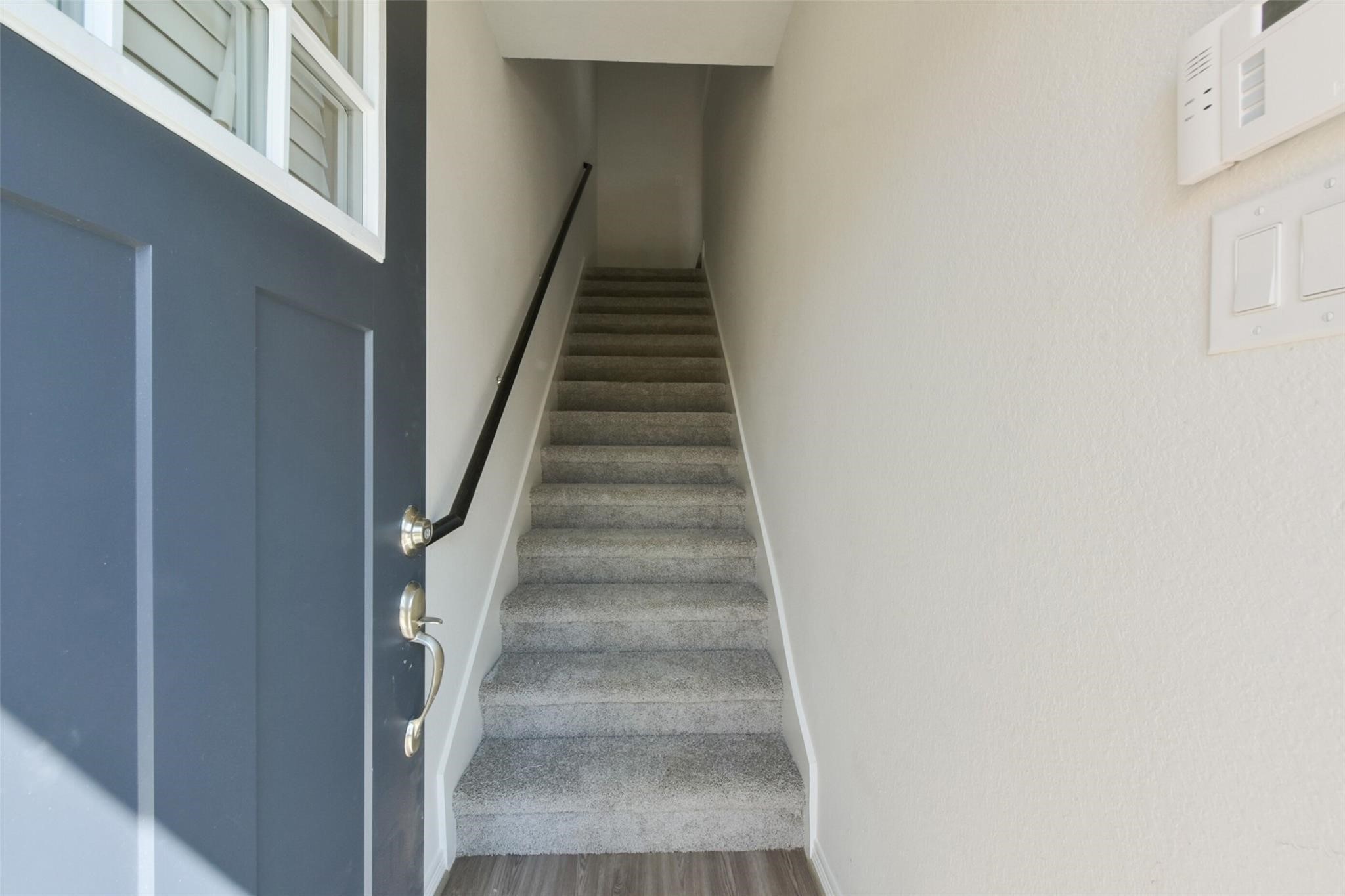 6835 New York Street Houston, TX 77021 - Photo 2 of 12 a view of entryway