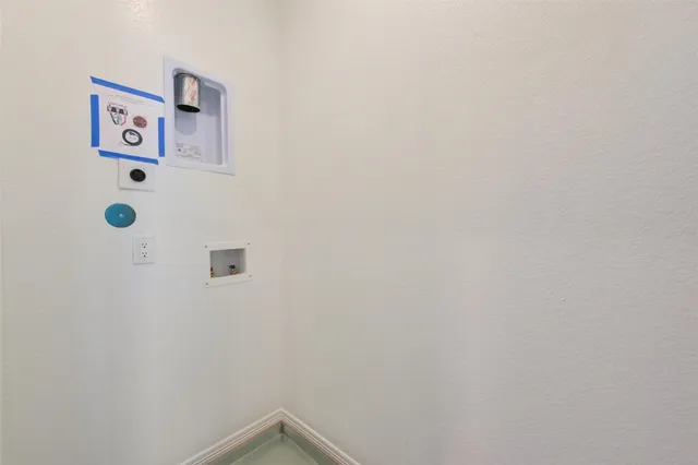 $1,100 | 6835 New York Street, Houston, TX 77021