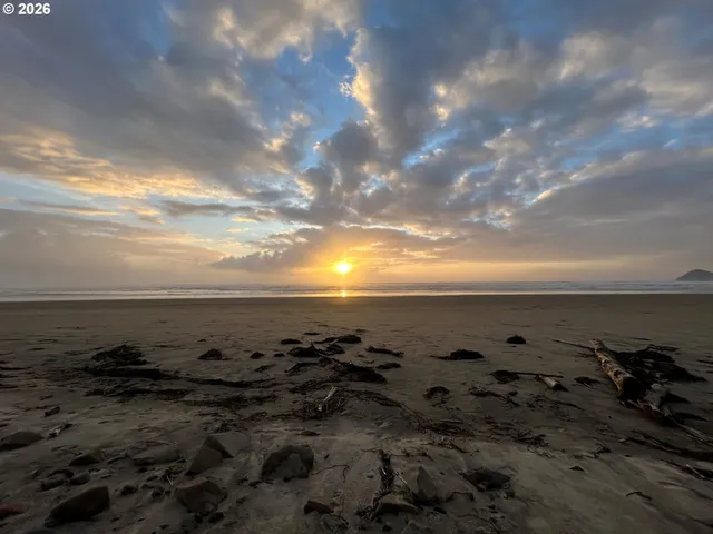 $895,000 | 355 Promontory Lane, Oceanside, OR 97141