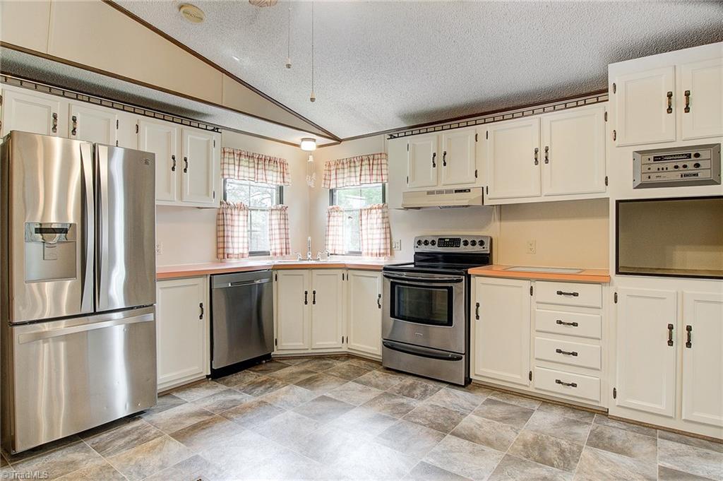 6216 Davis Mill Road Randleman, NC 27317 - Photo 12 of 30 Gallery Image 12