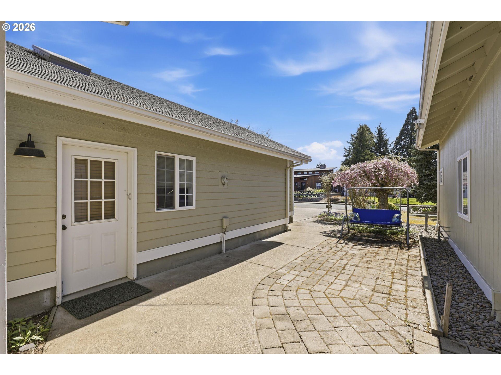 834 Cessna Street Independence, OR 97351 - Photo 5 of 33