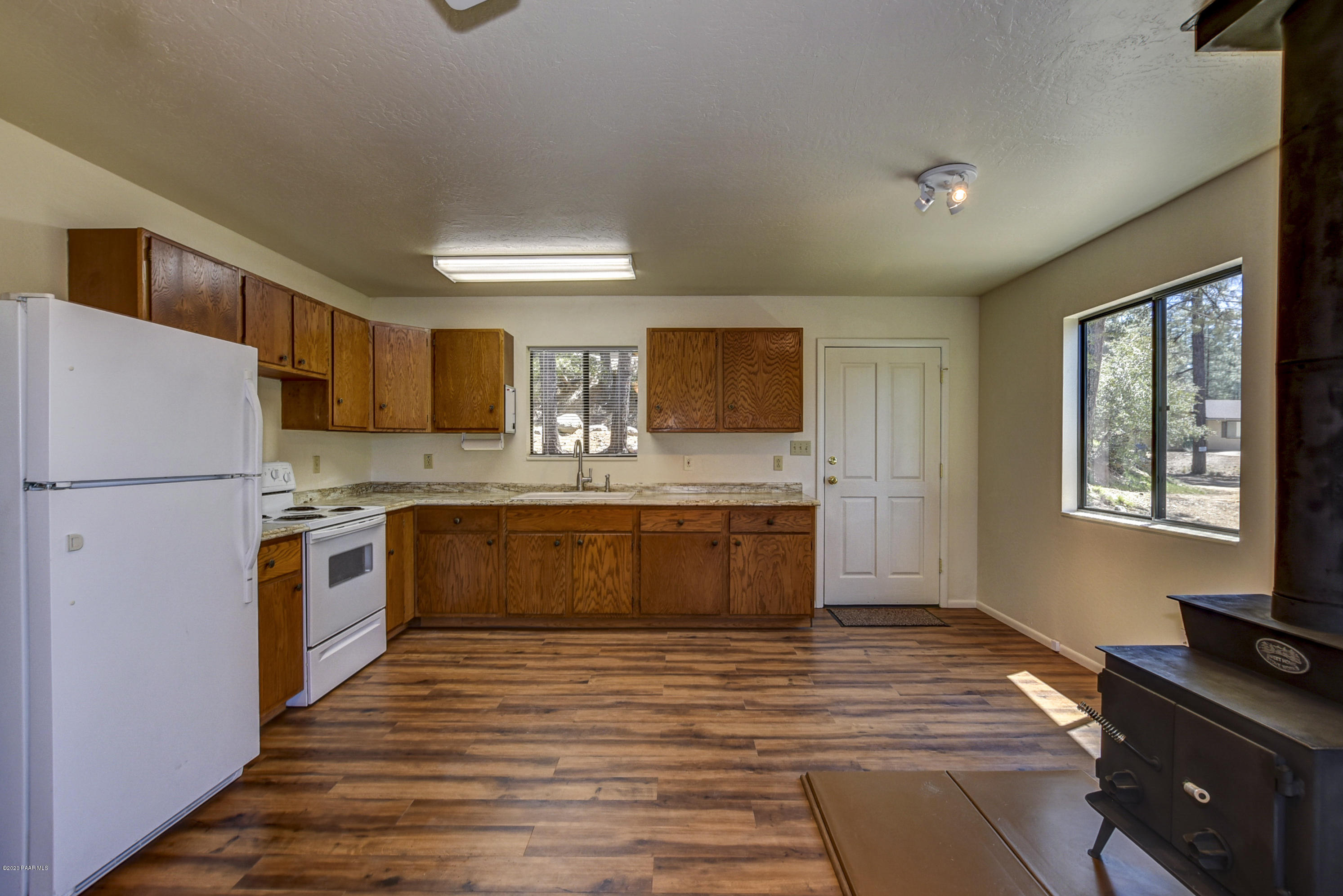 4574 South Wilder Road Prescott, AZ 86303 - Photo 13 of 23 Kitchen 4