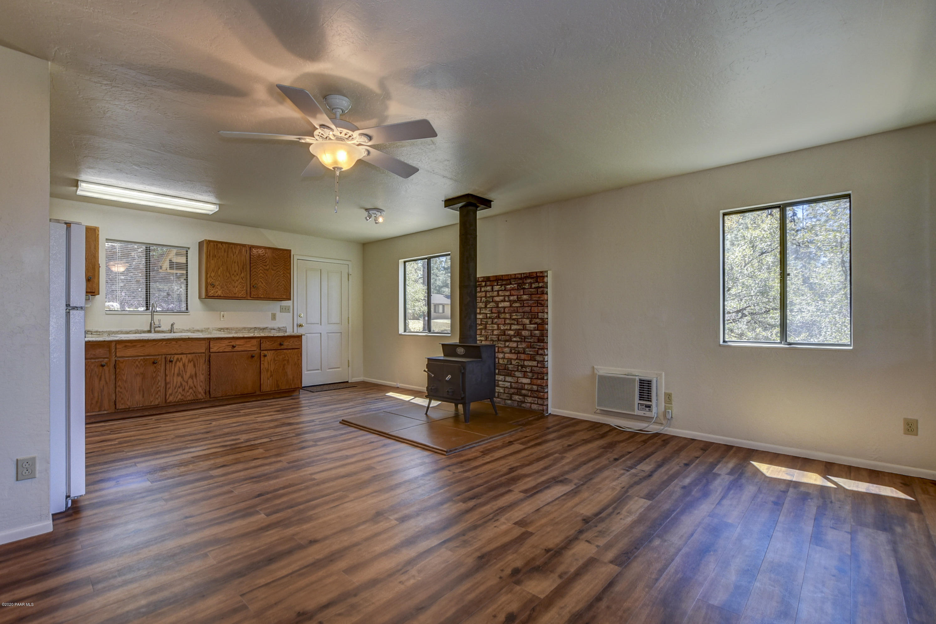 4574 South Wilder Road Prescott, AZ 86303 - Photo 8 of 23 Living Room 3