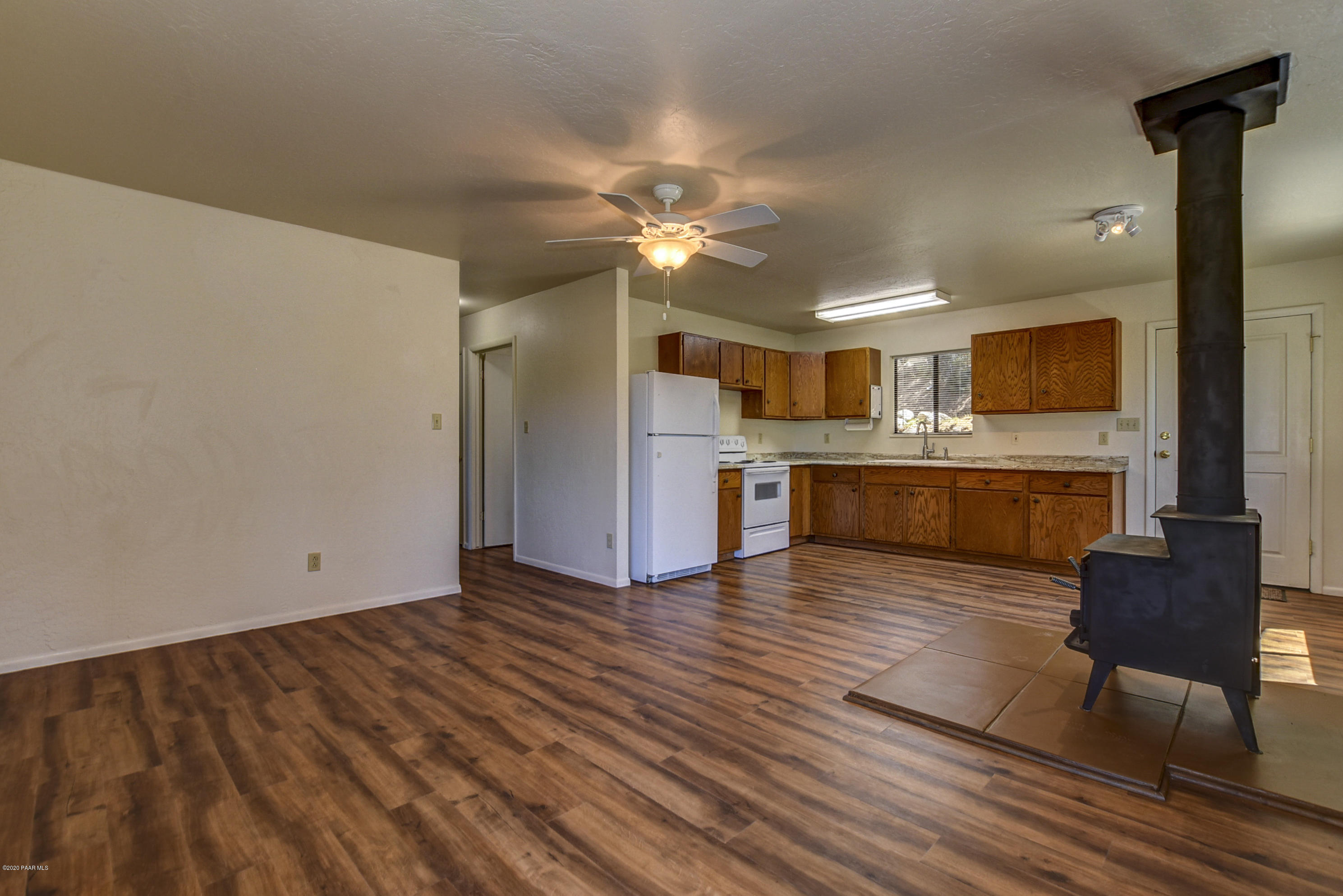 4574 South Wilder Road Prescott, AZ 86303 - Photo 9 of 23 Living Room 4
