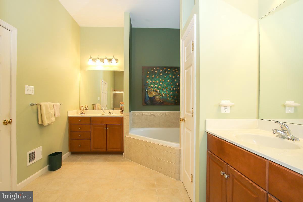 5918 Walton Road Bethesda, MD 20817 - Photo 15 of 29 Bath (Master)
