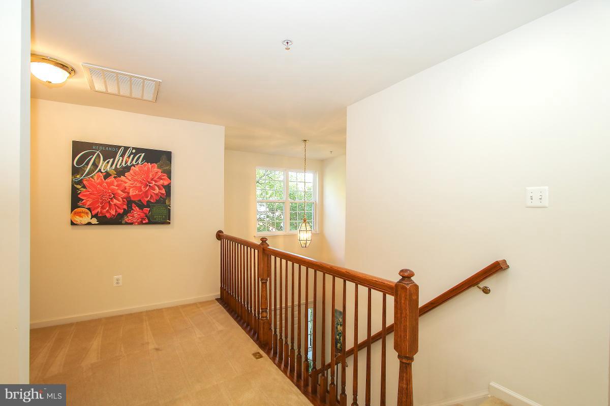 5918 Walton Road Bethesda, MD 20817 - Photo 16 of 29 Interior (General)