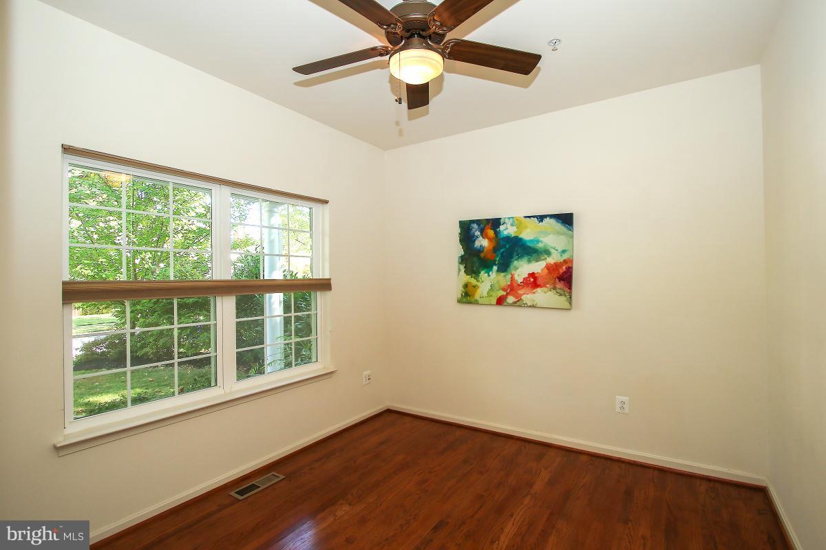 5918 Walton Road Bethesda, MD 20817 - Photo 4 of 29 Interior (General)