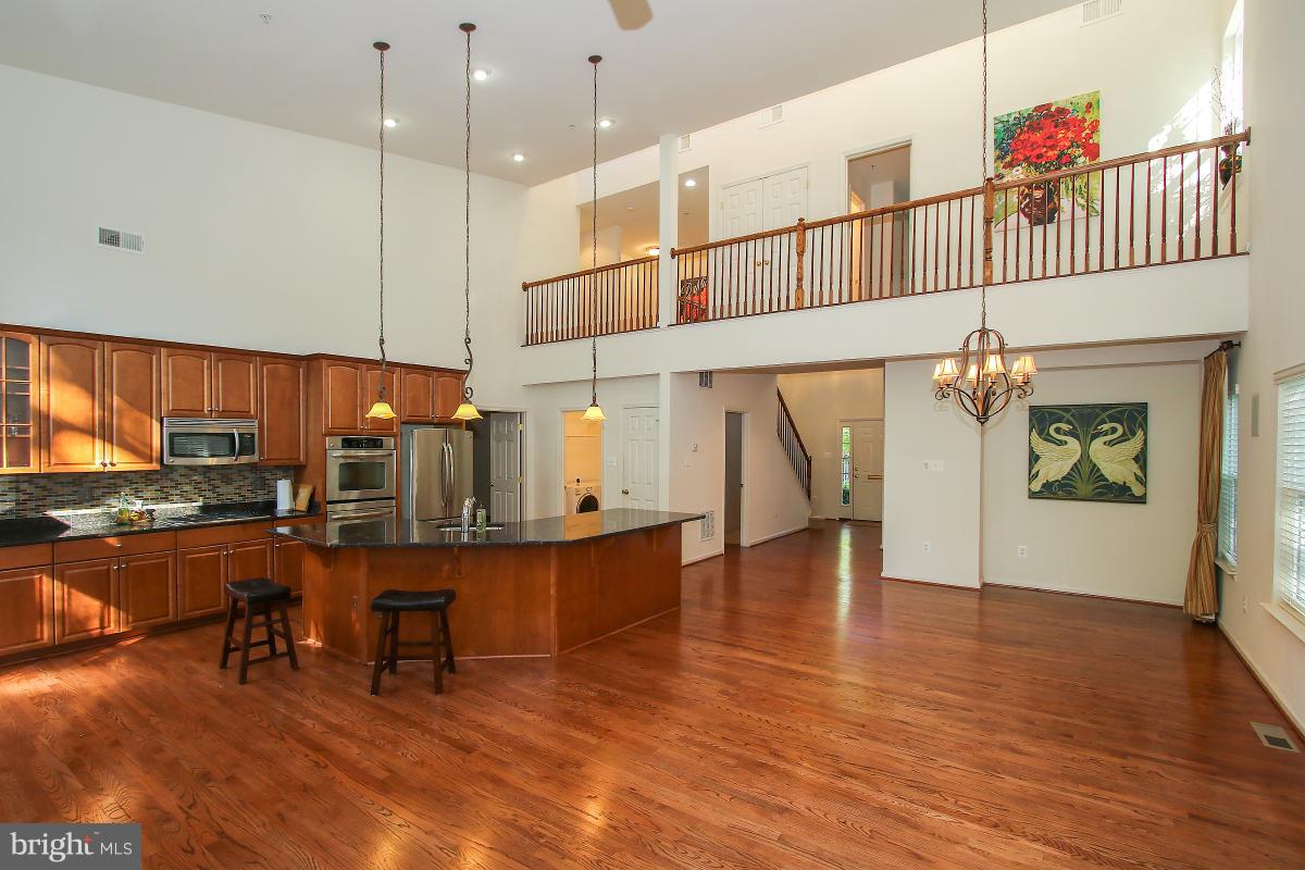 5918 Walton Road Bethesda, MD 20817 - Photo 8 of 29 Living Room