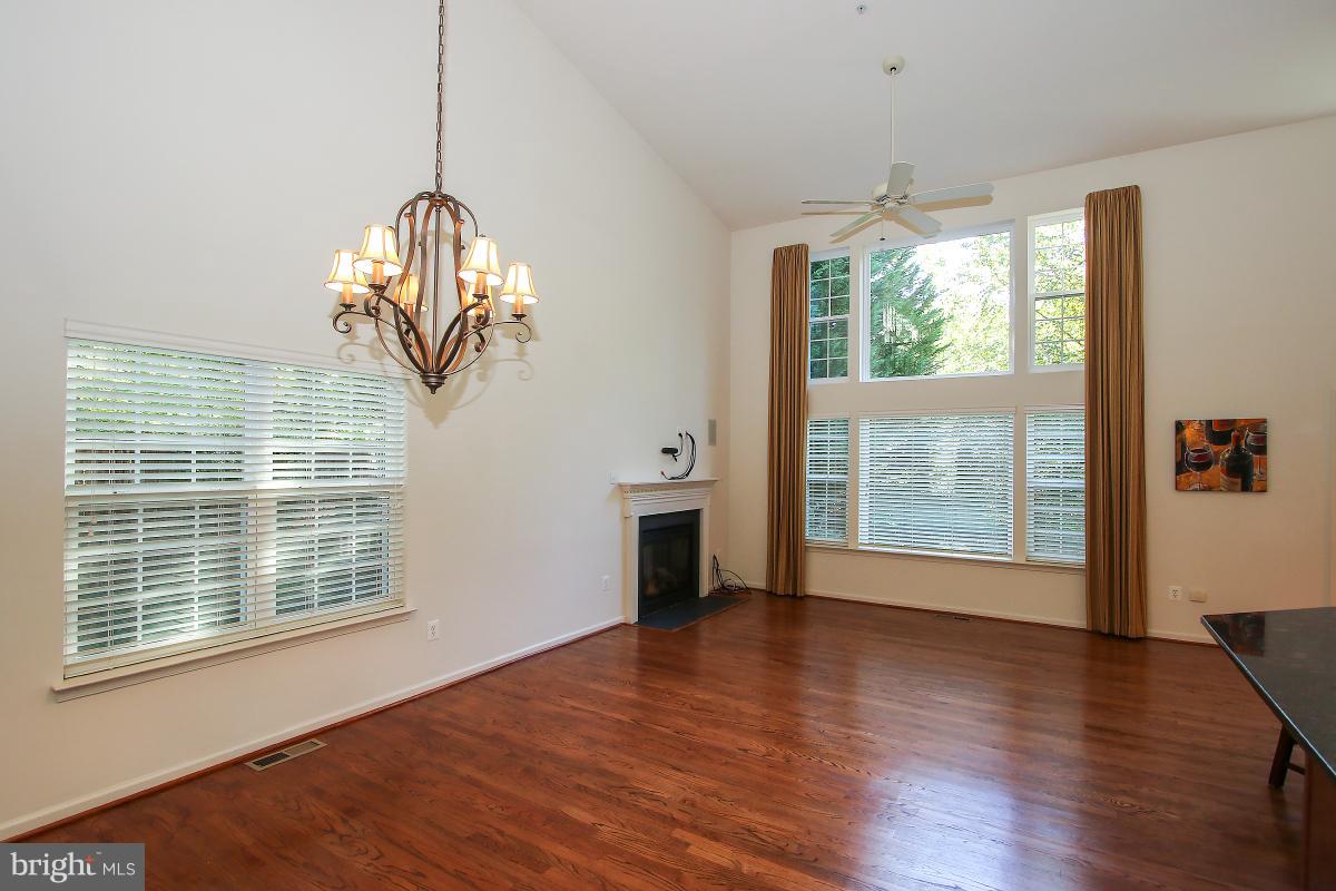 5918 Walton Road Bethesda, MD 20817 - Photo 10 of 29 Living Room
