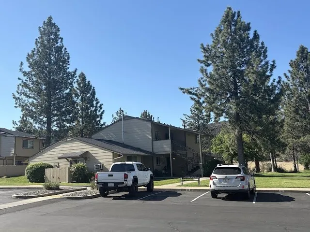 a view of a house with entertaining space
