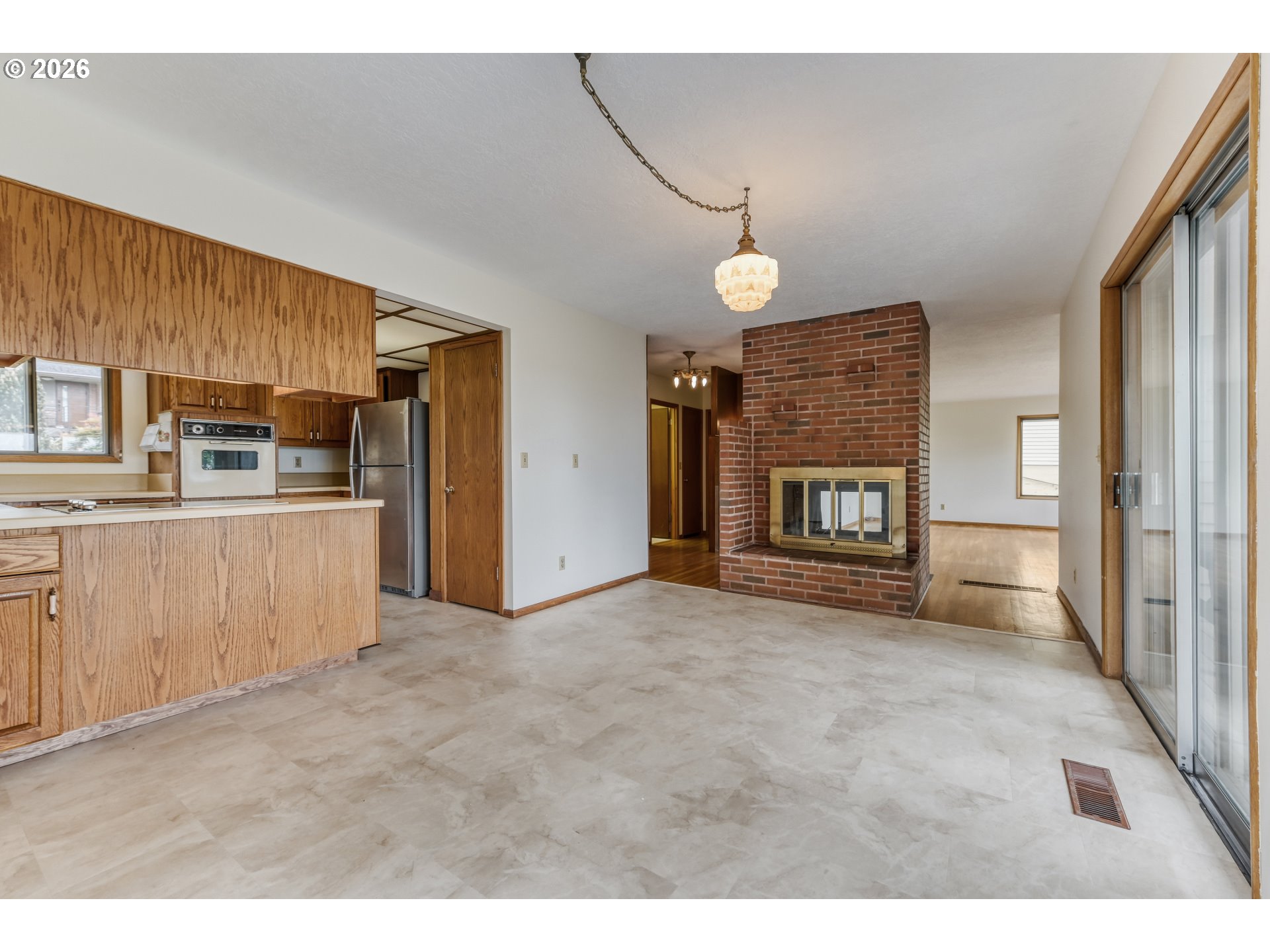 7040 Southwest 2nd Avenue Portland, OR 97219 - Photo 12 of 43