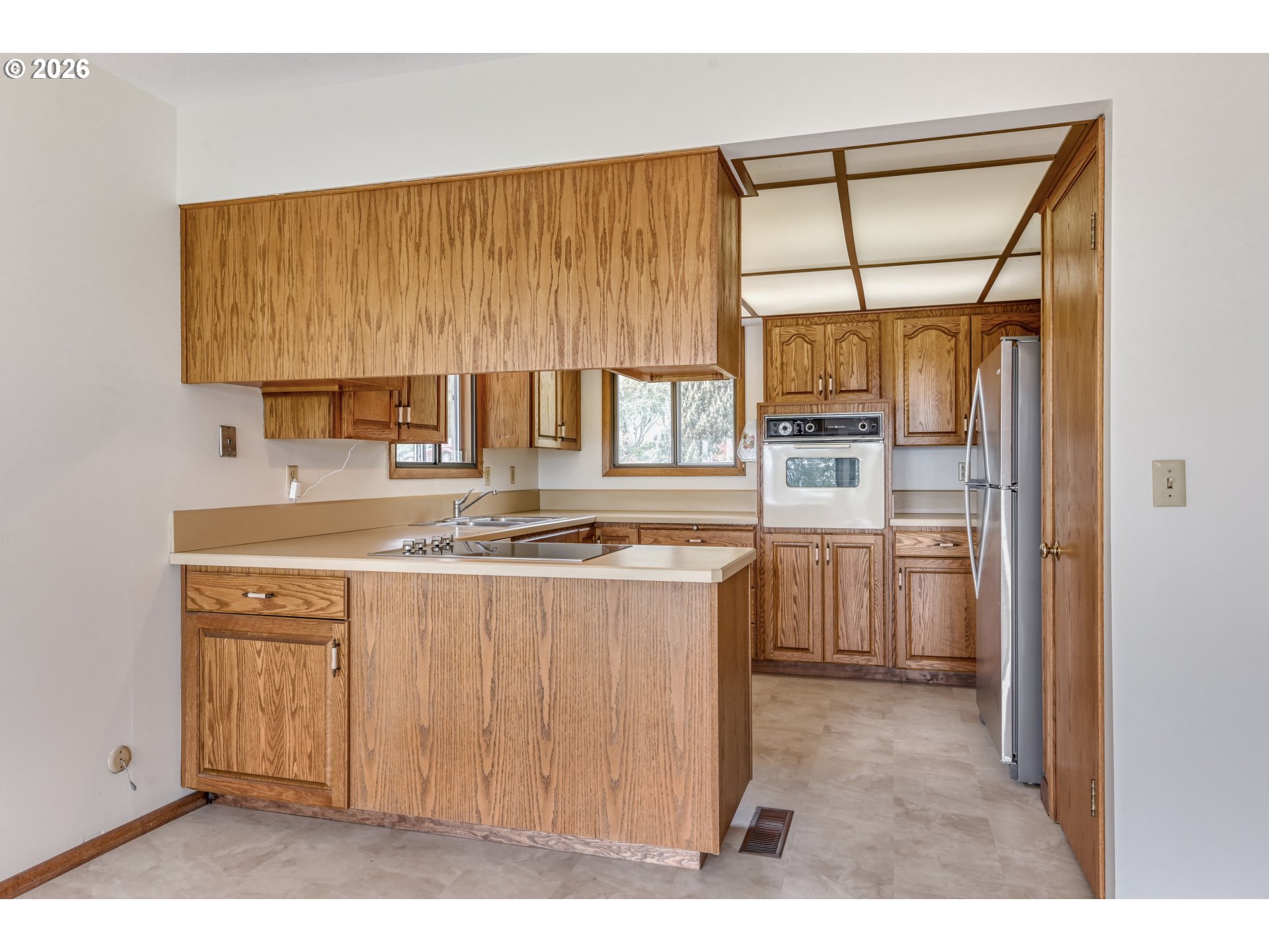 7040 Southwest 2nd Avenue Portland, OR 97219 - Photo 14 of 43
