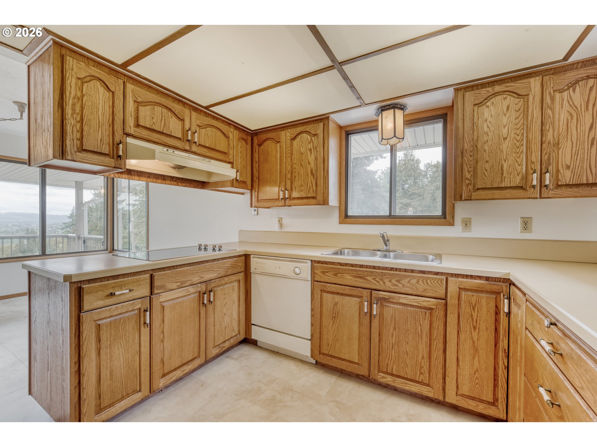 7040 Southwest 2nd Avenue Portland, OR 97219 - Photo 15 of 43