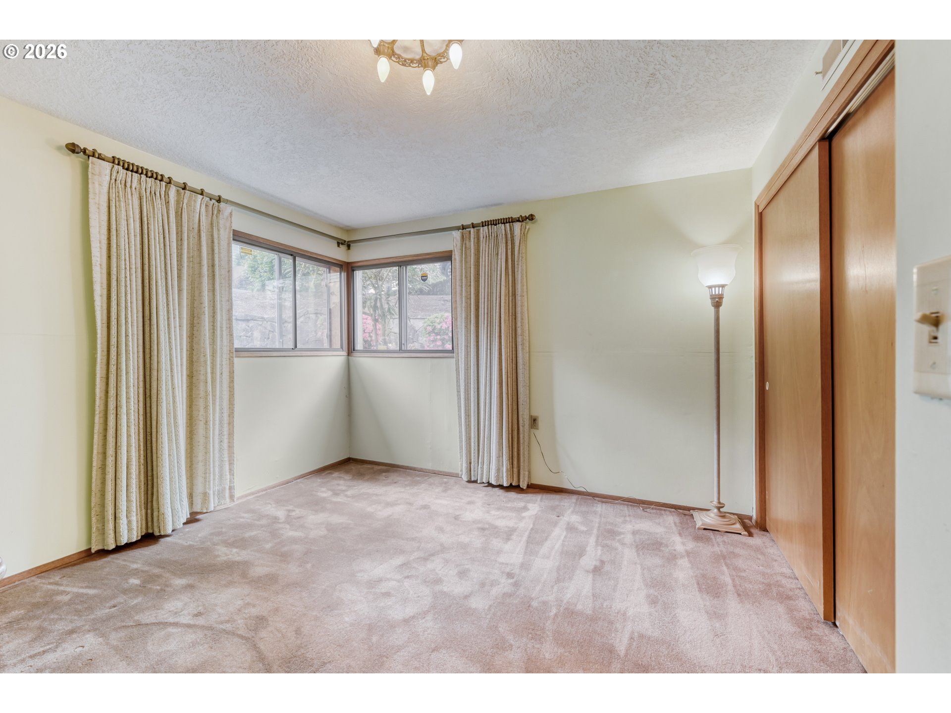 7040 Southwest 2nd Avenue Portland, OR 97219 - Photo 28 of 43