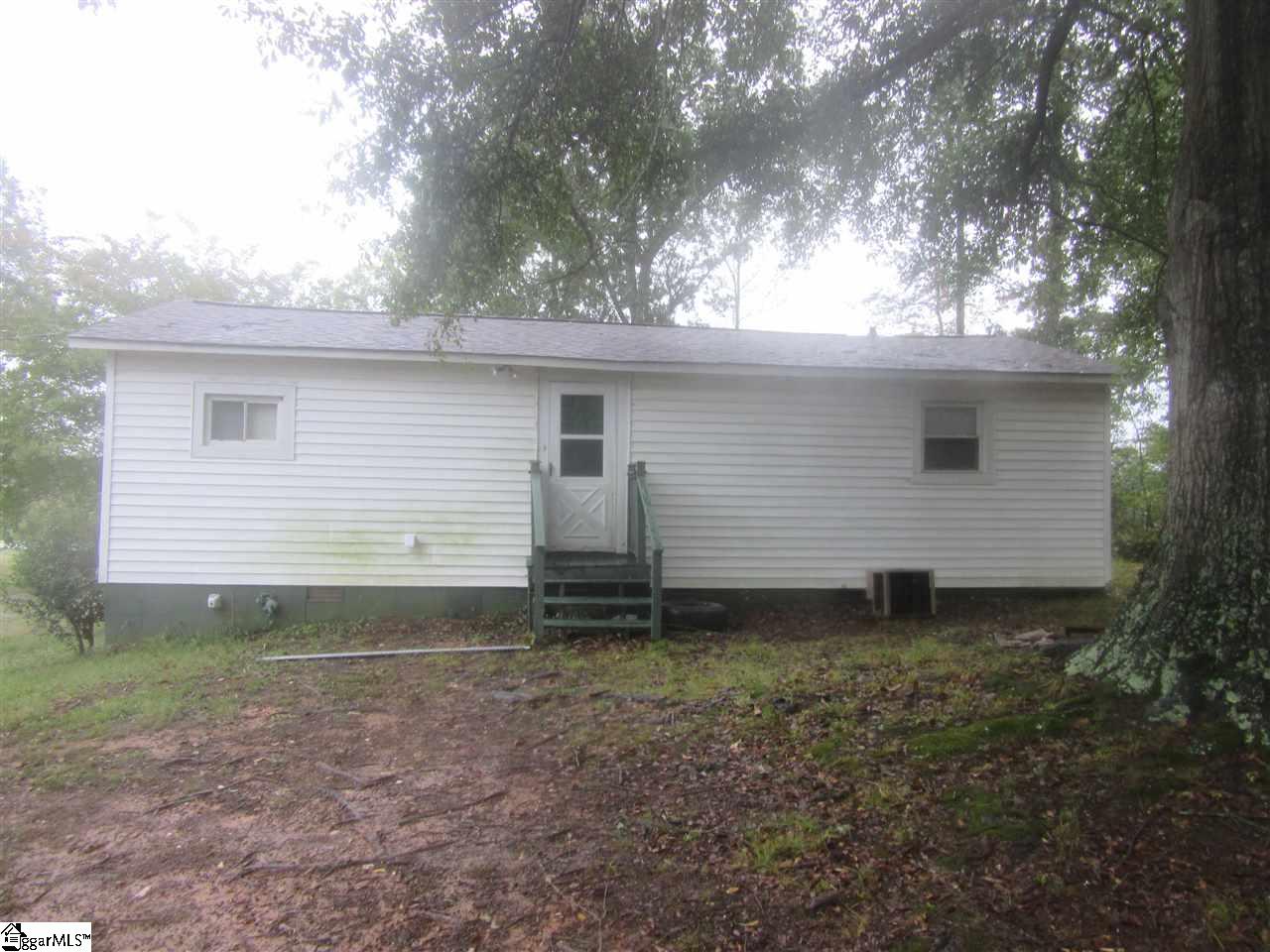 811 Goucher School Road Gaffney, SC 29340 - Photo 2 of 21 Gallery Image 2