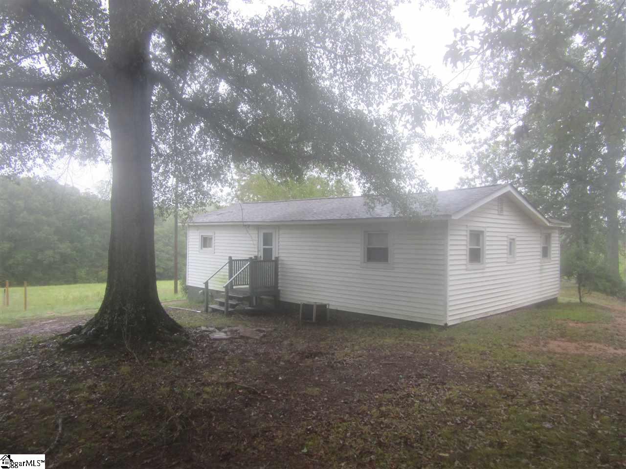 811 Goucher School Road Gaffney, SC 29340 - Photo 3 of 21 Gallery Image 3