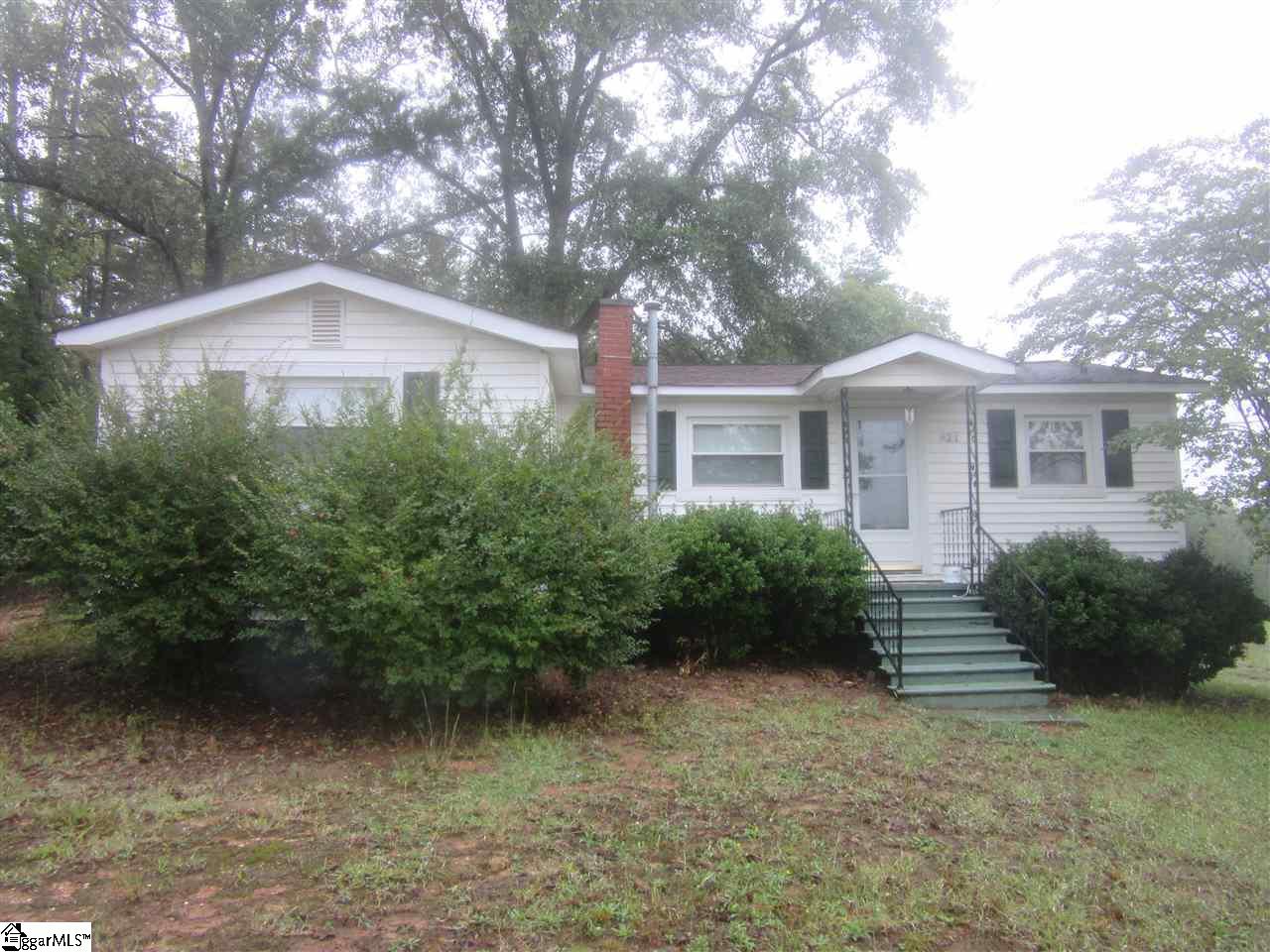 811 Goucher School Road Gaffney, SC 29340 - Photo 4 of 21 Gallery Image 4