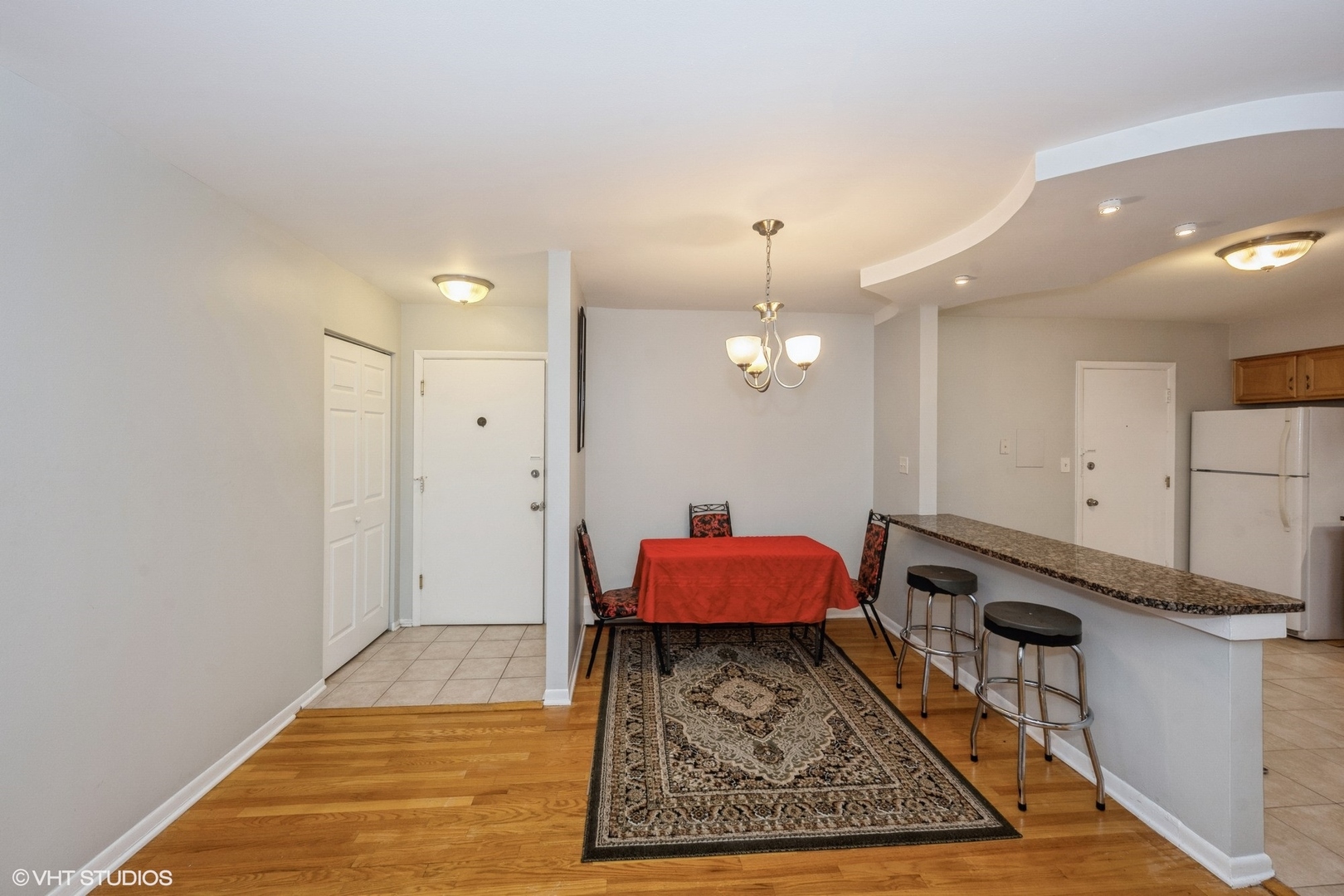 8161 Niles Center Road, Unit 3A Skokie, IL 60077 - Photo 2 of 12 a very nice looking room with a rug