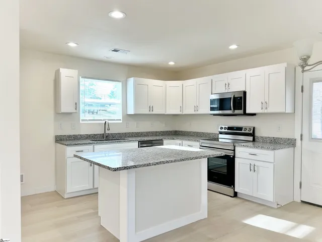 $229,900 | 107 Everest Drive, Inman, SC 29349