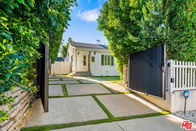 $2,395,000 | 11642 Acama Street, Studio City, CA 91604