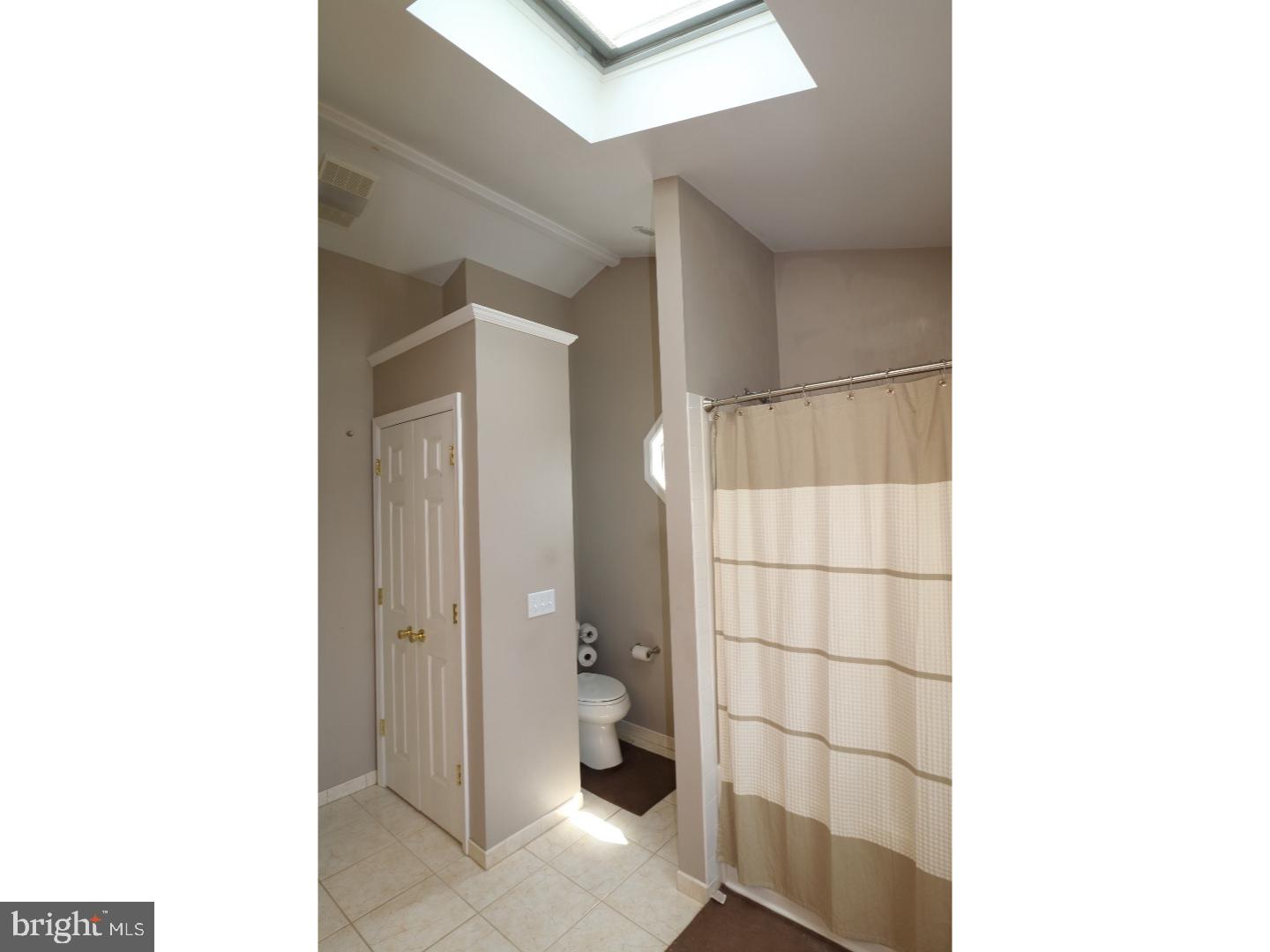12 Welland Road Hamilton, NJ 08690 - Photo 15 of 25 Gallery Image 15