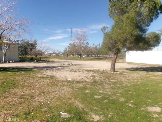 $1,600 | 11221 Johnson Road, Phelan, CA 92371