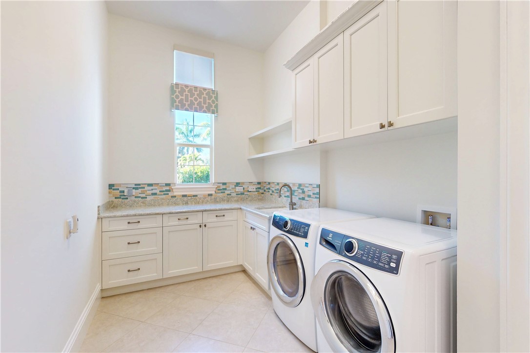 1008 Isla Verde Square Vero Beach, FL 32963 - Photo 25 of 36