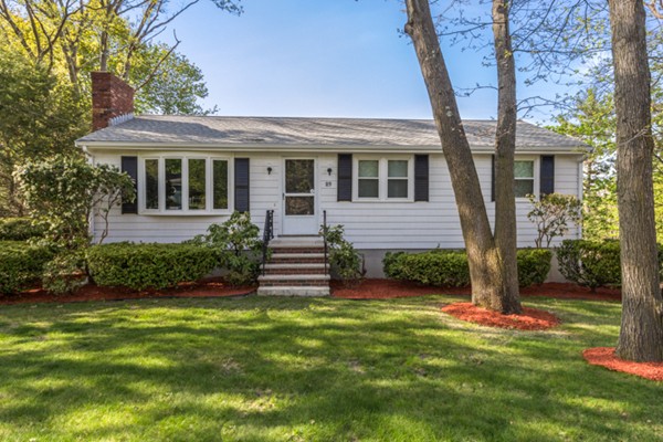 89 Beacon Street Reading, MA 01867 - Photo 1 of 13 Gallery Image 1